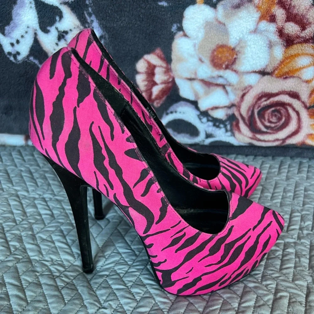Platform Pumps - Picture 7 of 7